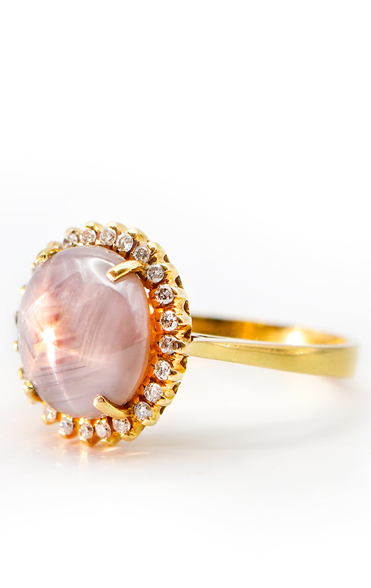 Stunning Natural Ceylon Star Sapphire Ring with Diamonds in 18k Gold