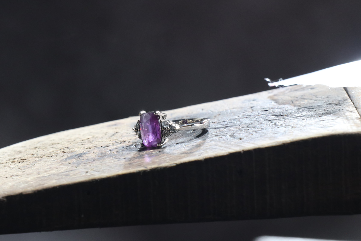 Purple_supphire_diamond_ring_14k-White-Gold_Aviyanka-by-Exort