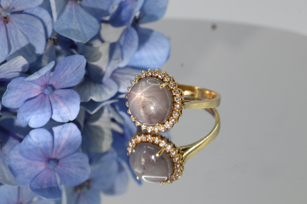 Stunning Natural Ceylon Star Sapphire Ring with Diamonds in 18k Gold_IMG_4304