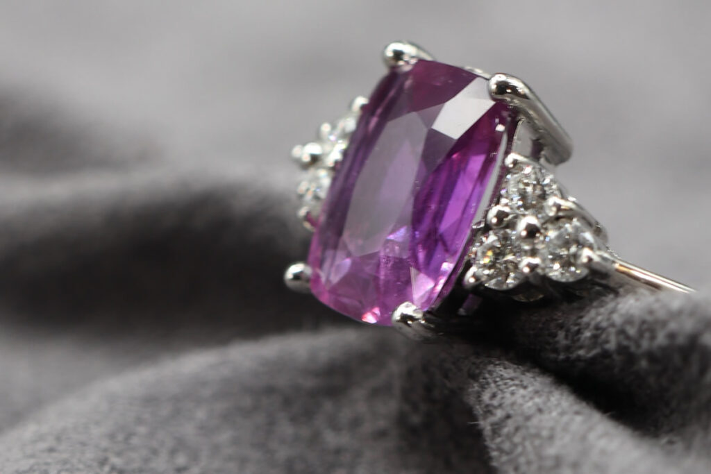 Purple supphire diamond