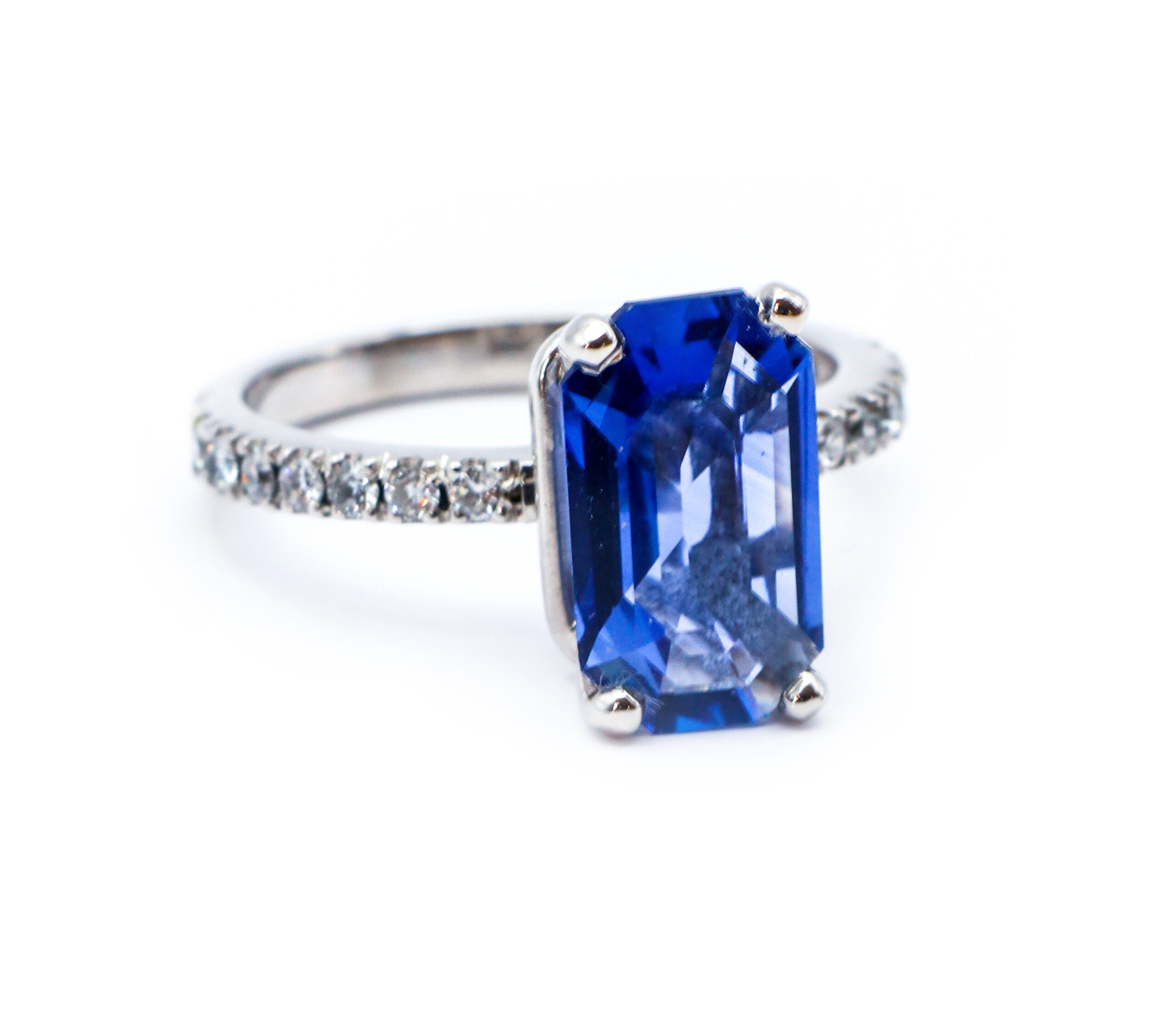 Stunning Natural Blue Sapphire Engagement Ring with Diamonds